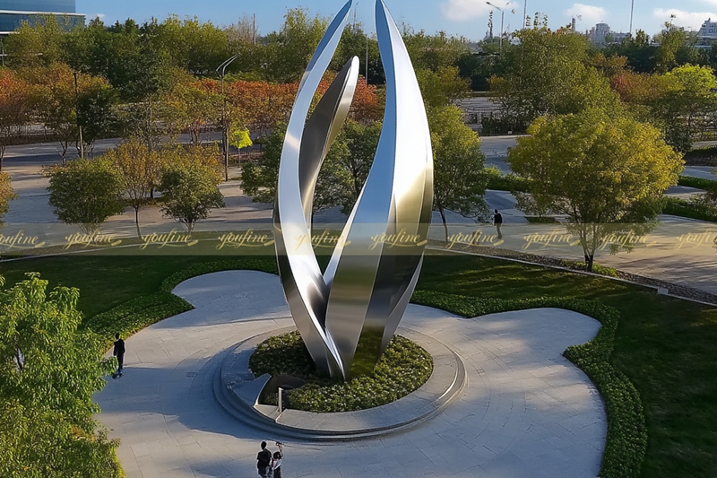 monument stainless steel sculpture