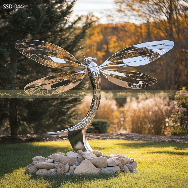 Metal Dragonfly Sculpture for Garden